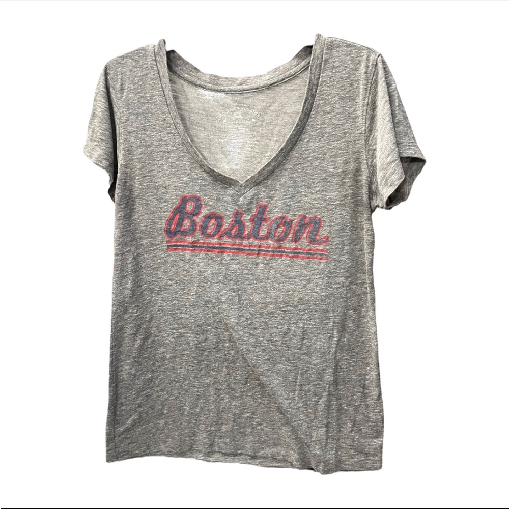 Boston Redsocks Women’s Large V-Neck Shirt by Colosseum Athletics